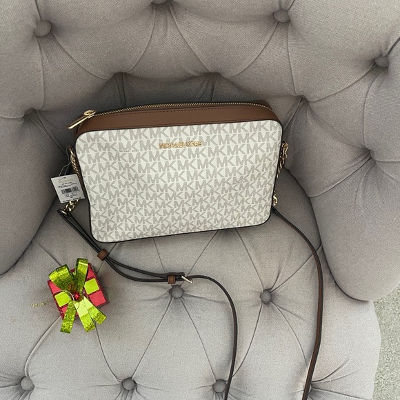 NWT retail $378 Michael Kors Bag - Picture 9 of 11